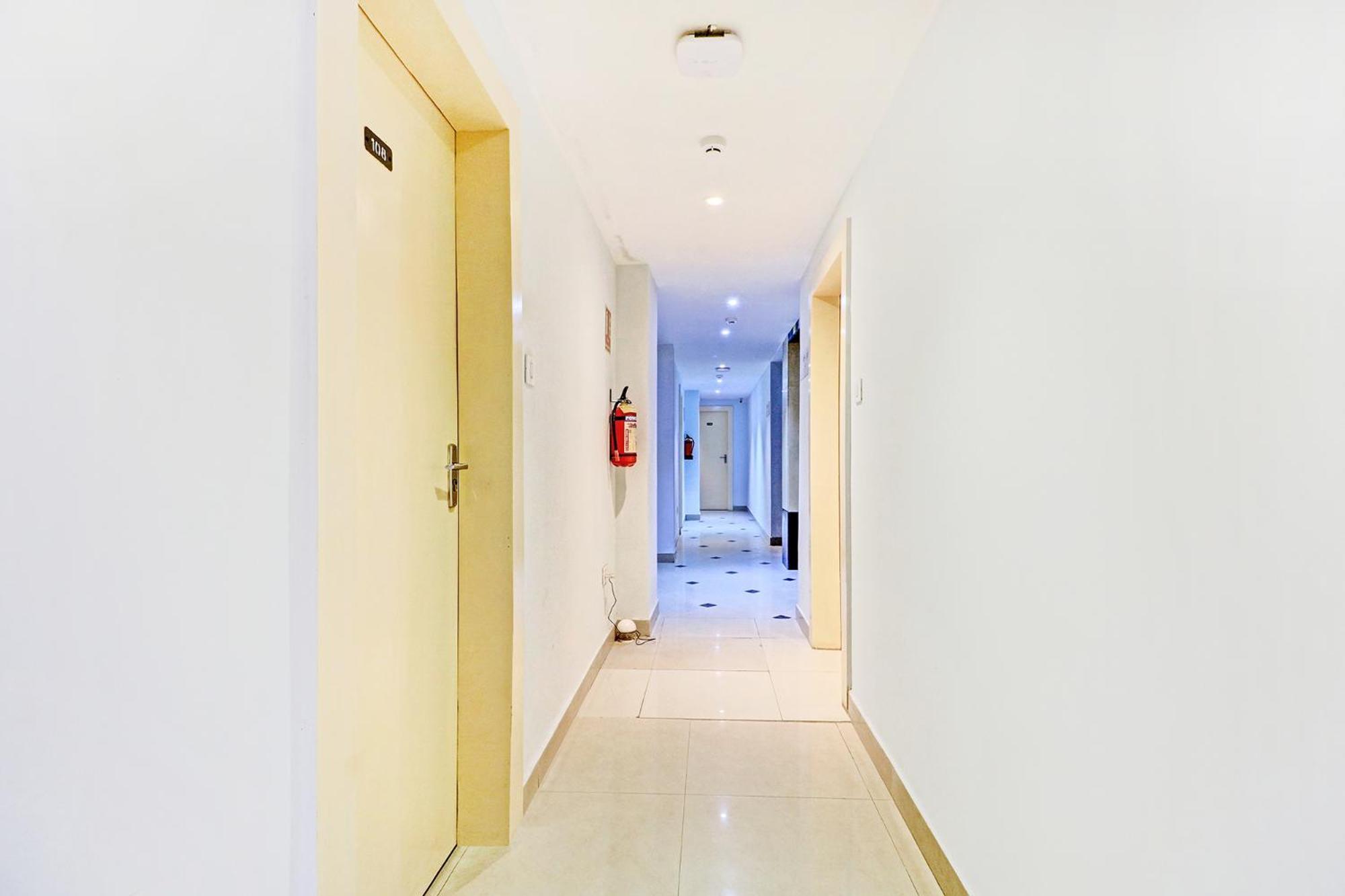 Fabhotel Azure Sky - Nr Ruby Hospital Jādabpur Exterior photo